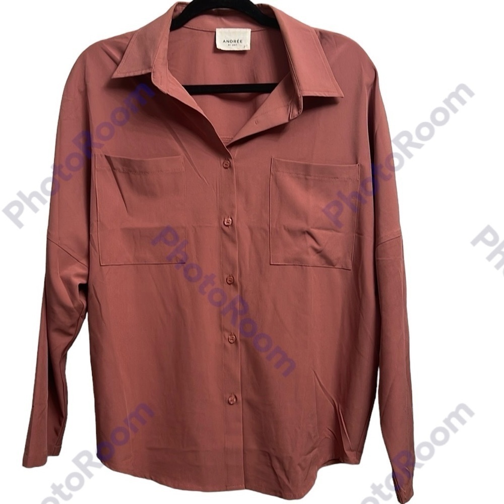 Andree by Unit Coral/Pink Top Small but runs Oversized